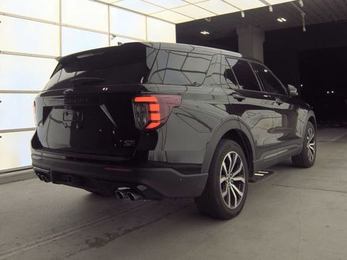 Used 2021 Ford Explorer ST w/ Equipment Group 401A image 6