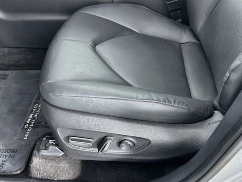 Used 2025 Toyota Grand Highlander FWD image 24