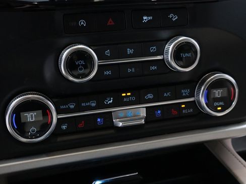 Certified 2024 Ford Expedition Max XLT image 32