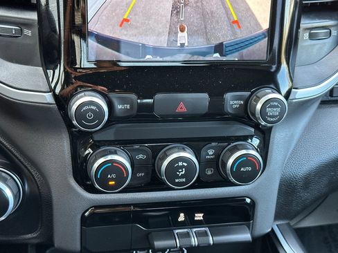 Used 2022 RAM 1500 Big Horn AWD/4WD image 23