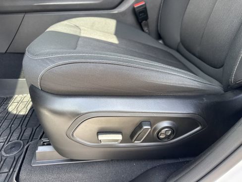 Used 2024 Jeep Grand Cherokee Laredo X w/ Luxury Tech Group I AWD/4WD image 18