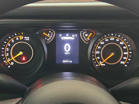 Used 2024 Jeep Gladiator Sport AWD/4WD image 17