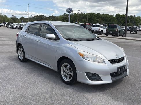 Used 2010 Toyota Matrix image 9