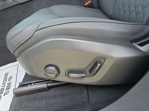 New 2026 Volvo XC90 T8 Plus w/ Protection Package Premier image 33