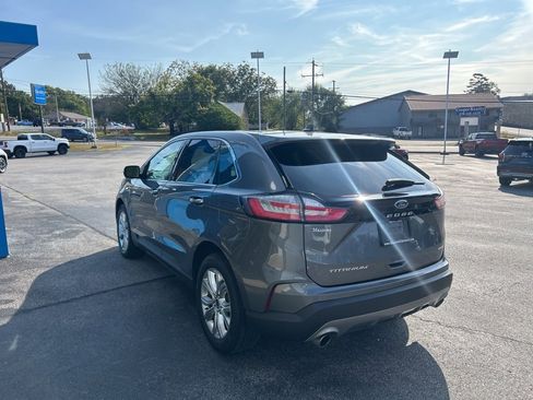 Used 2022 Ford Edge Titanium image 5