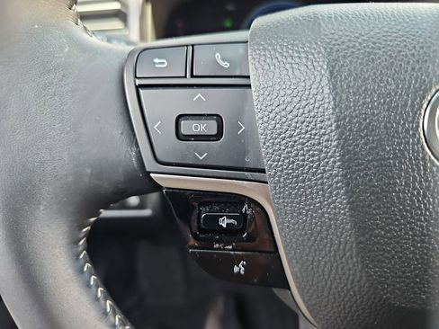 Certified 2025 Toyota Camry SE FWD image 11