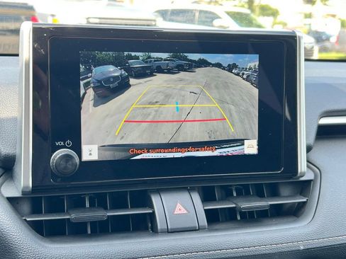 Used 2025 Toyota RAV4 XLE FWD image 30