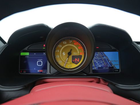 Certified 2023 Ferrari Portofino M image 28