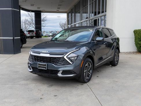 Certified 2023 Kia Sportage LX image 3