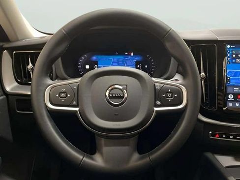 Used 2025 Volvo XC60 B5 Core AWD/4WD image 70