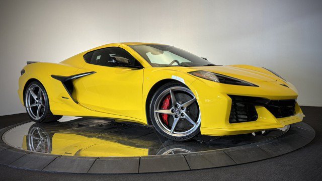 Used 2025 Chevrolet Corvette E-Ray w/ Stealth Interior Trim Package AWD/4WD image 2