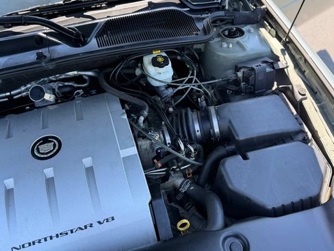 Used 2005 Cadillac De Ville FWD image 40