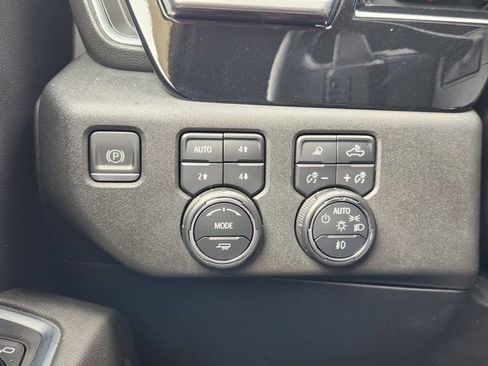 Used 2022 Chevrolet Silverado 1500 High Country image 24