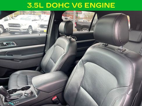 Used 2016 Ford Explorer XLT w/ Equipment Group 202A image 10