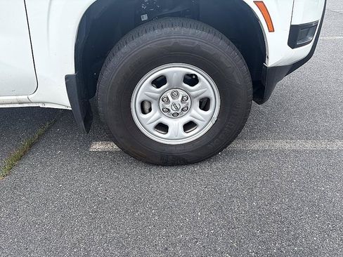Certified 2025 Nissan Frontier S AWD/4WD image 4