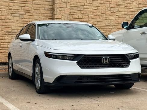 Used 2023 Honda Accord LX image 3