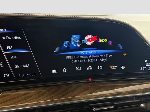 Used 2024 Cadillac Escalade Sport Platinum w/ LPO, ONYX Package image 14