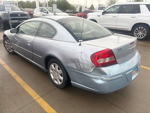 Used 2004 Chrysler Sebring Coupe FWD image 7