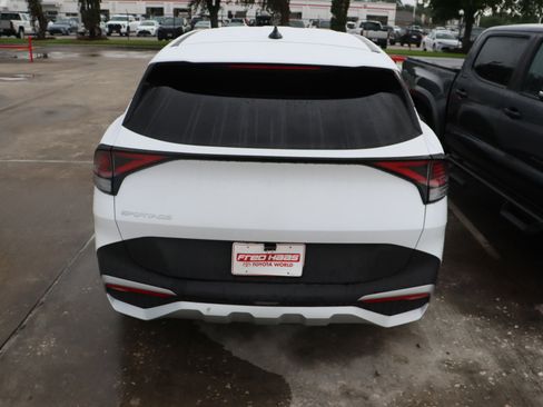 Used 2023 Kia Sportage EX FWD image 7