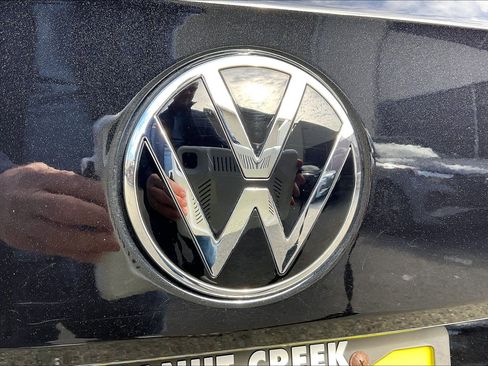 Certified 2023 Volkswagen Taos S image 31