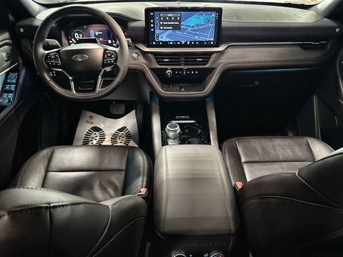 Used 2025 Ford Explorer Platinum w/ Ultimate Package image 27