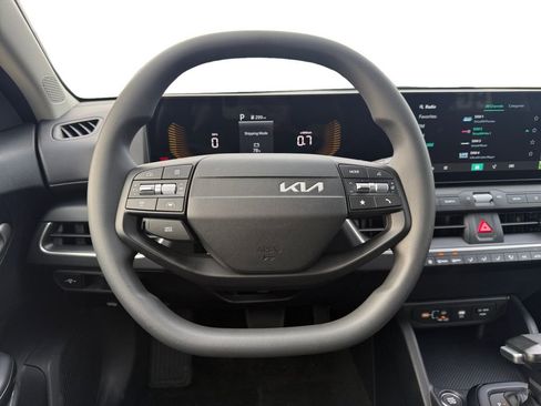 New 2026 Kia K4 LXS image 12