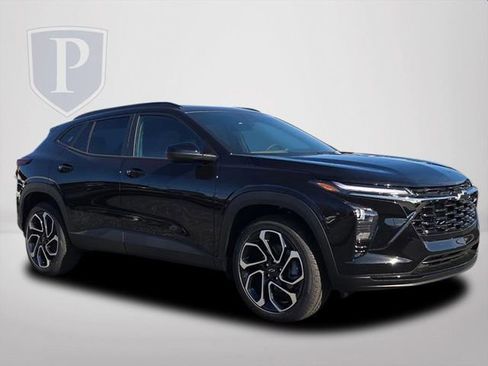 New 2026 Chevrolet Trax RS w/ Sunroof Package image 2