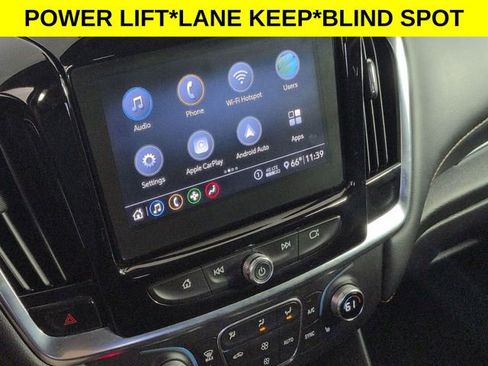 Used 2021 Chevrolet Traverse LT image 17