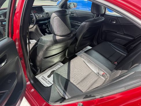 Used 2016 Honda Accord Sport image 10