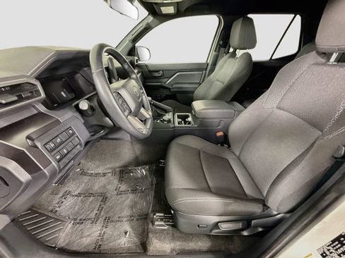Certified 2025 Toyota 4Runner SR5 AWD/4WD image 21