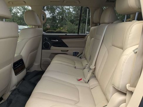 Used 2019 Lexus LX 570 4WD image 14