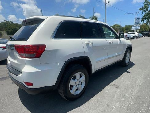 Used 2012 Jeep Grand Cherokee Laredo w/ Laredo E Group AWD/4WD image 12