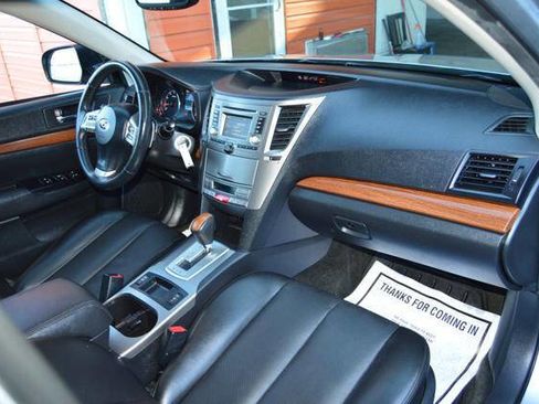 Used 2013 Subaru Outback 2.5i Limited w/ Moonroof Pkg image 15