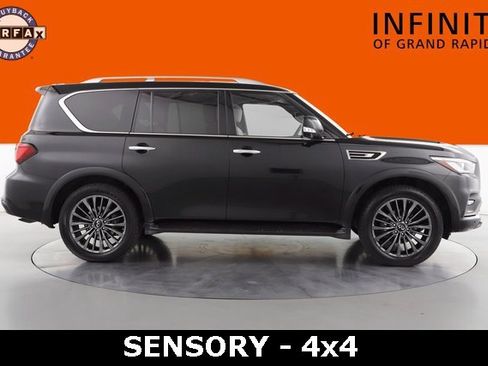 Used 2024 INFINITI QX80 Sensory image 2