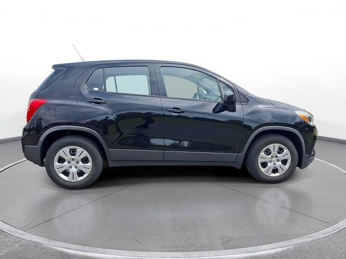Used 2017 Chevrolet Trax LS FWD image 8