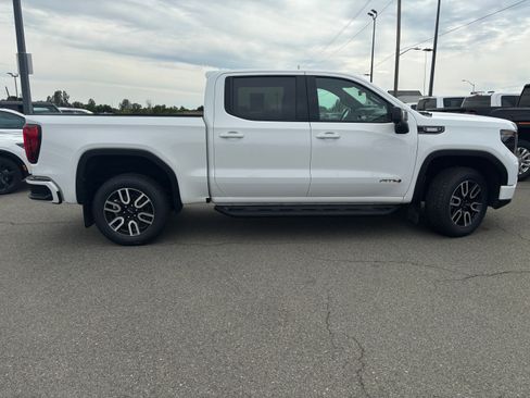Used 2023 GMC Sierra 1500 AT4 w/ AT4 Premium Package image 4