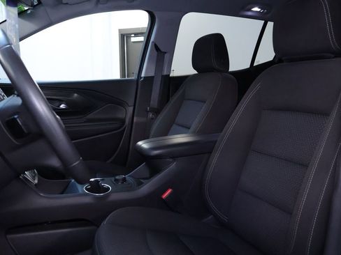 Used 2024 GMC Terrain SLE image 14