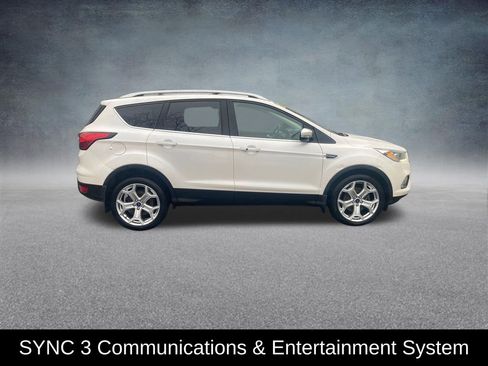 Used 2019 Ford Escape Titanium image 8