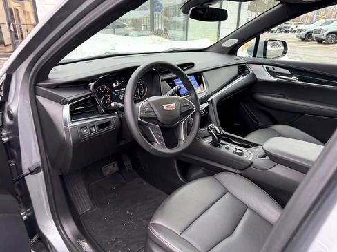 Used 2025 Cadillac XT5 Premium Luxury image 17