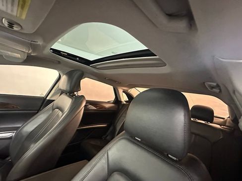 Used 2013 Lincoln MKZ image 17
