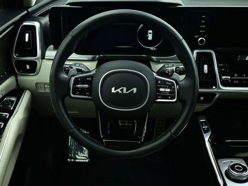 Certified 2022 Kia Sorento SX Prestige w/ Panoramic Sunroof Package image 3