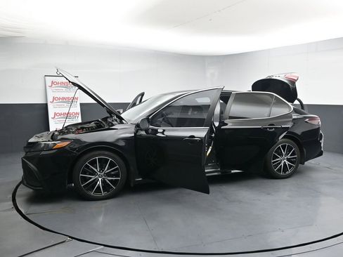 Used 2022 Toyota Camry SE FWD image 43