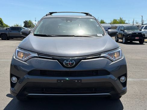 Used 2018 Toyota RAV4 XLE AWD/4WD image 5