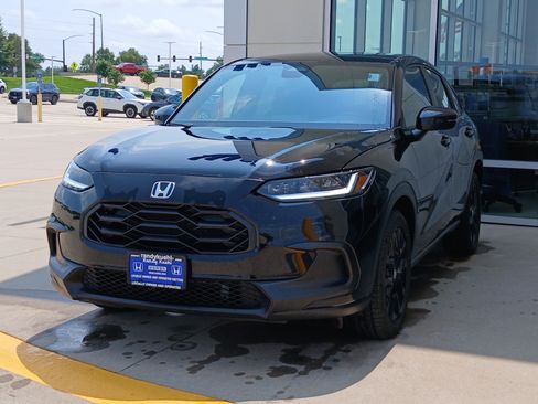 Used 2024 Honda HR-V Sport image 3