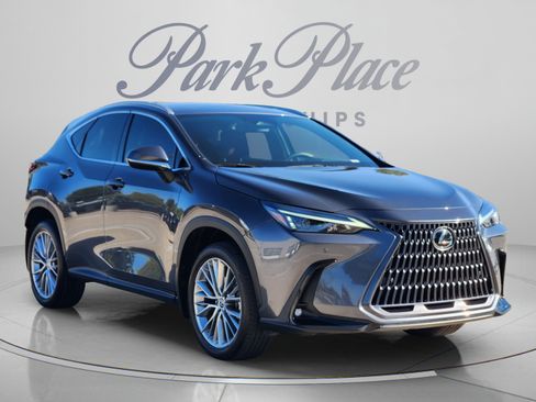 Used 2025 Lexus NX 350 AWD w/ Accessory Package (2T) image 4