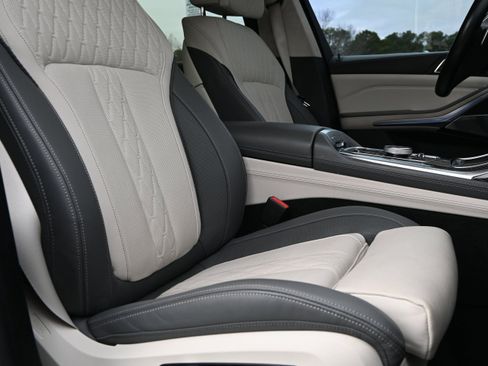 Used 2023 BMW X7 M60i w/ Executive Package image 34