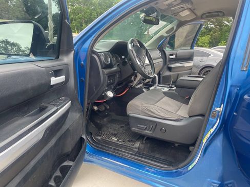 Used 2017 Toyota Tundra SR5 w/ SR5 Upgrade Package AWD/4WD image 16