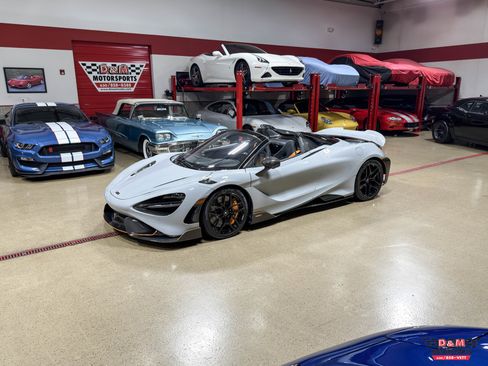 Used 2022 McLaren 765LT image 32