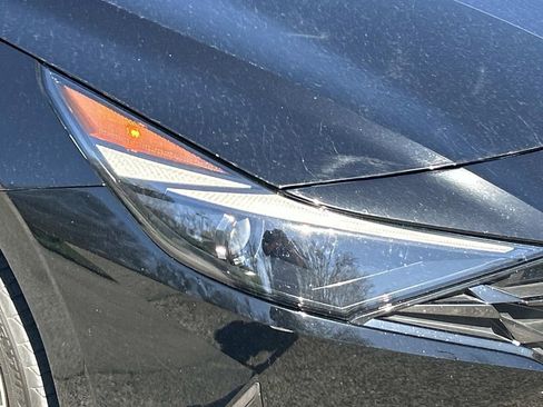 Used 2022 Hyundai Elantra Limited image 10