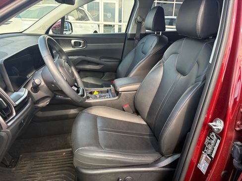 Used 2025 Kia Sorento S w/ Panoramic Sunroof Package FWD image 10